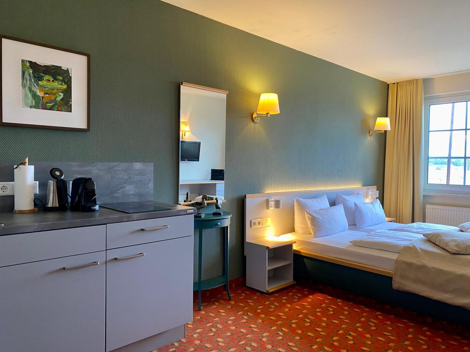 Hotel Am Mueritz-Nationalpark Waren  Zewnętrze zdjęcie